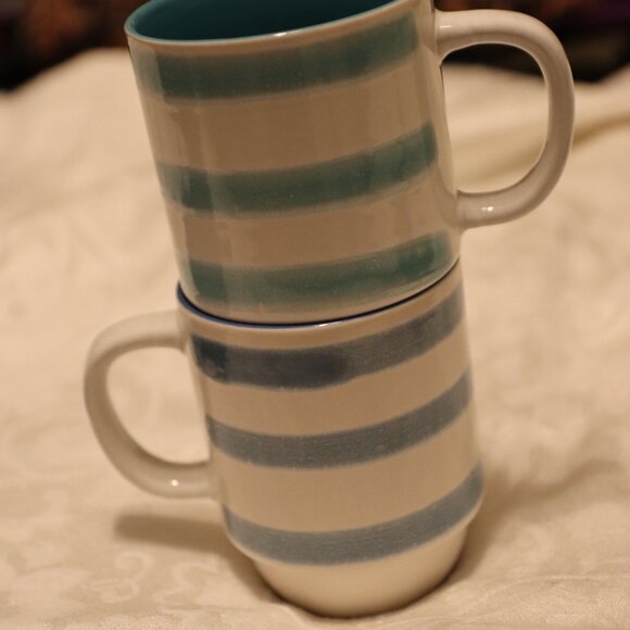 Set of Two Striped Boston Warehouse Trading Corp. stacking mugs blue and white - Picture 8 of 8